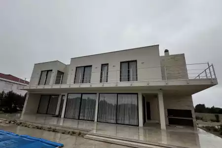 Šolta - moderna villa